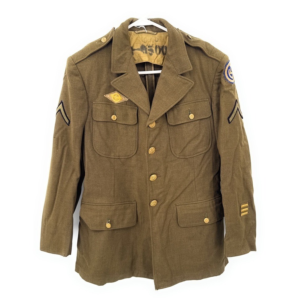 WWII Jacket 102nd Infantry PFC Honorable Discharge‎